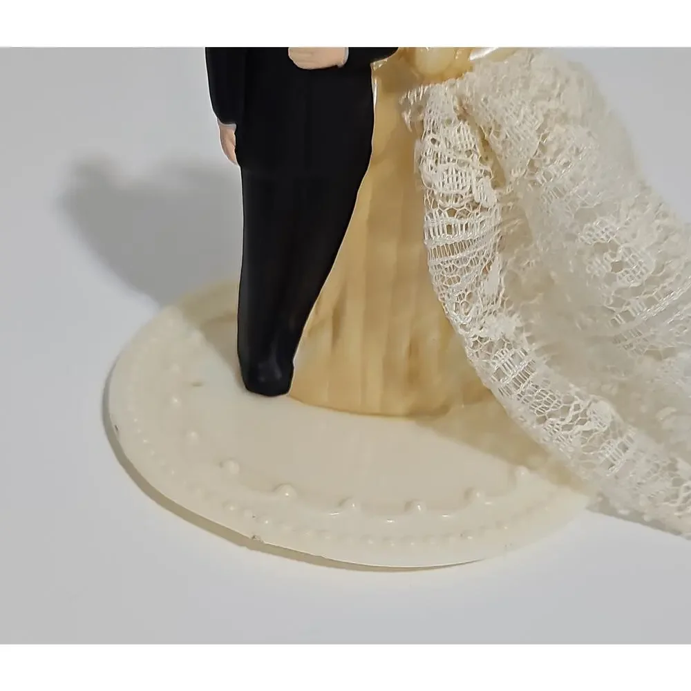 Vintage Bride Groom Wedding Cake Topper Lace Veil 50s 60s Retro Coquette